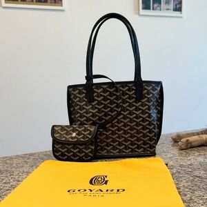 Anjou mini reversible monogram!